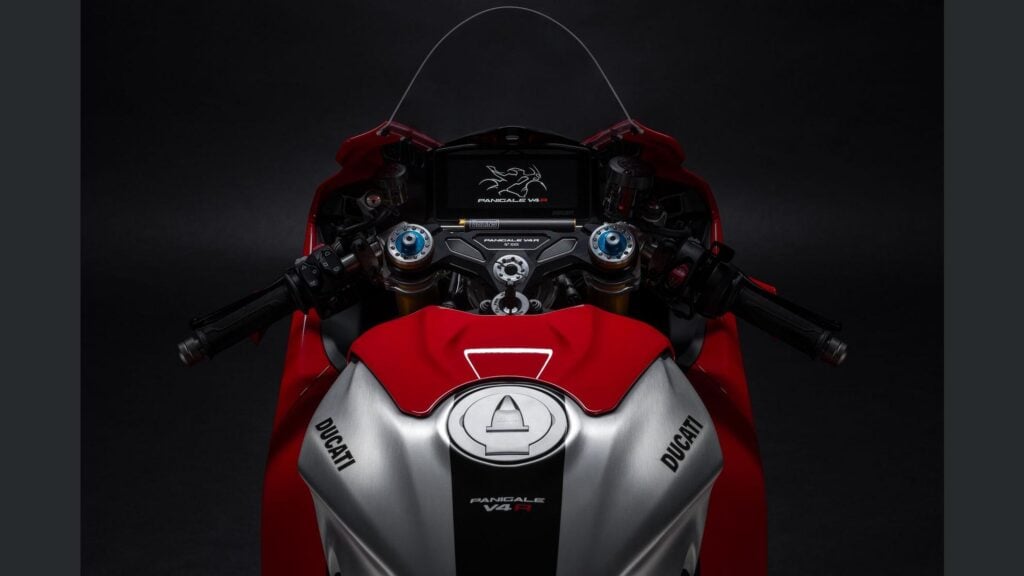ducati panigale v4 r 2026, la sportive de rêve qui enflamme les passionnés avec ses 239 chevaux et une vitesse de plus de 330 kmh 39