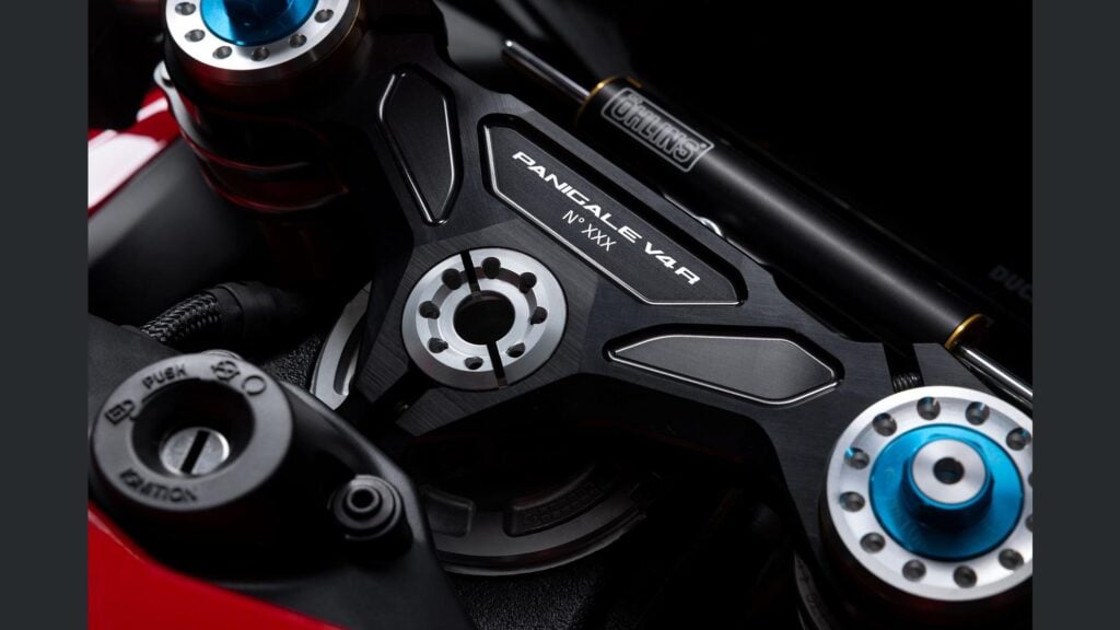 ducati panigale v4 r 2026, la sportive de rêve qui enflamme les passionnés avec ses 239 chevaux et une vitesse de plus de 330 kmh 46