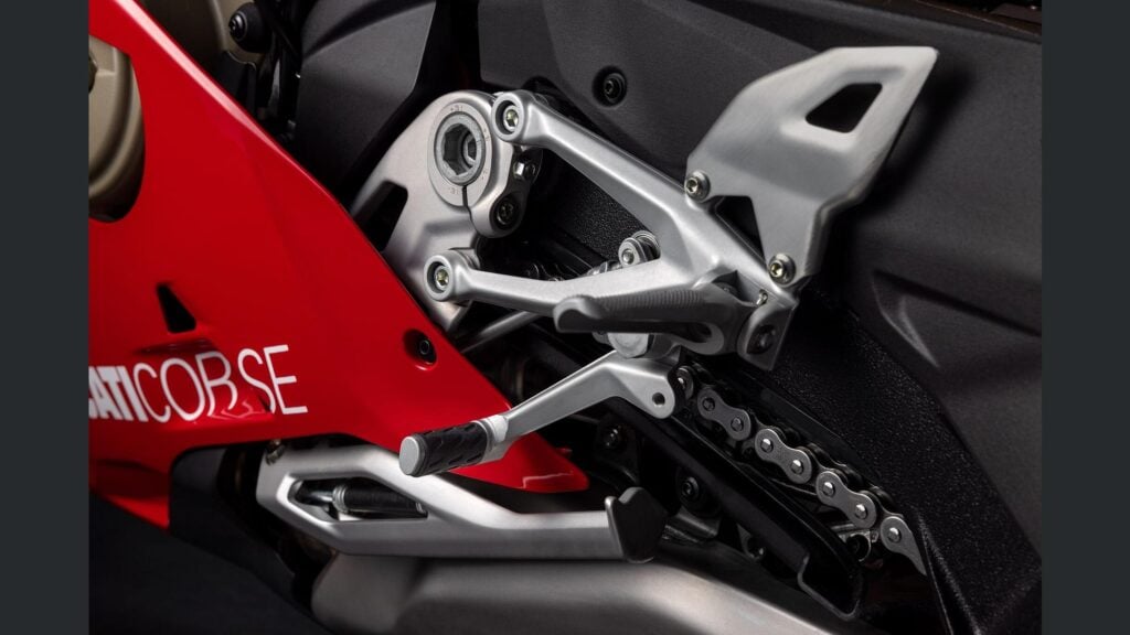 ducati panigale v4 r 2026, la sportive de rêve qui enflamme les passionnés avec ses 239 chevaux et une vitesse de plus de 330 kmh 52