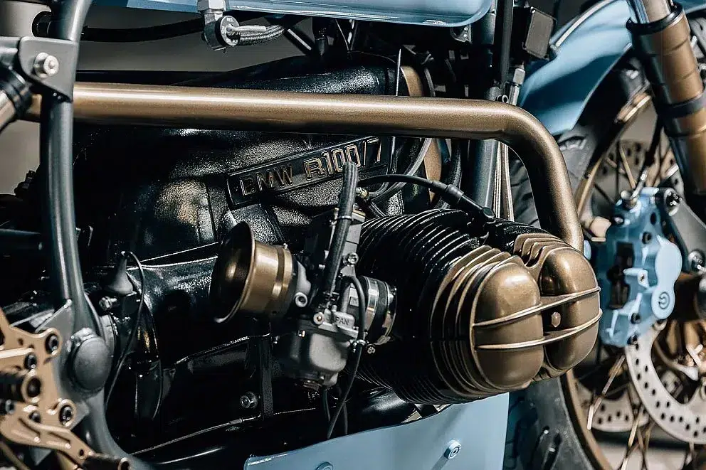 elle enterre des motos neuves à 20 000 € cette vieille bmw r100 a été entièrement reconstruite avec un niveau de finition qui frôle l’obsession 7