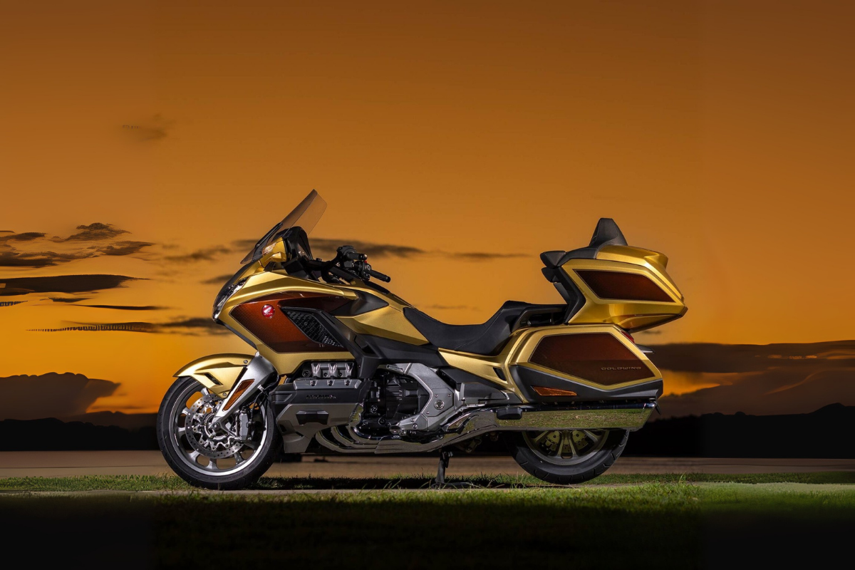 honda dévoile la moto la plus confortable du monde, un monstre de route si abouti que certains la surnomme la rolls des deux roues