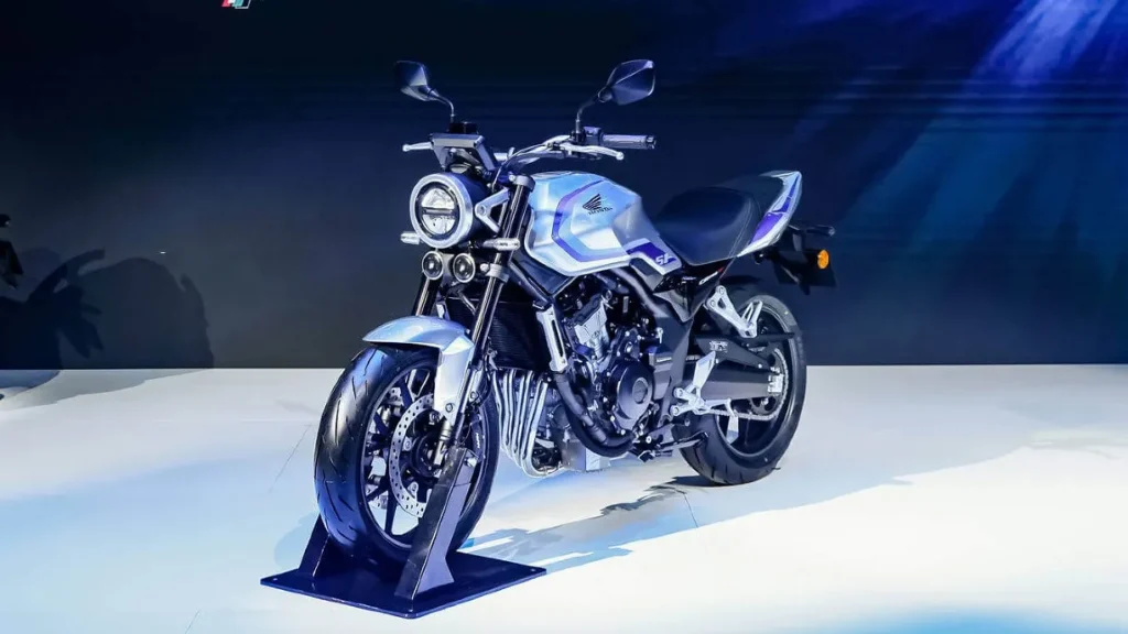 honda présente ses cb500 super four et cbr500r four et surprend les motards au salon de chongqing 4