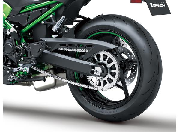 les nouvelles kawasaki z1100 et z1100 se 2026 débarquent avec un quatre cylindres retravaillé et un équipement haut de gamme 37