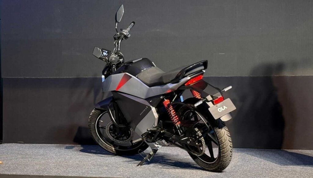méprisée sur internet cette marque de 2 roues vient pourtant de dépasser le million d'exemplaires vendus et prépare son expansion avec une nouvelle moto électrique 3