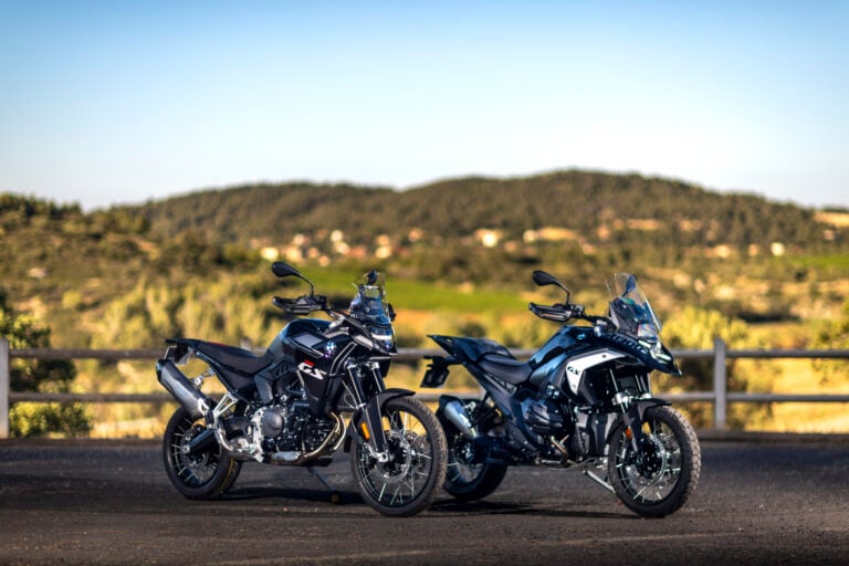 p90611968 highres bmw f 900 gs dark ed