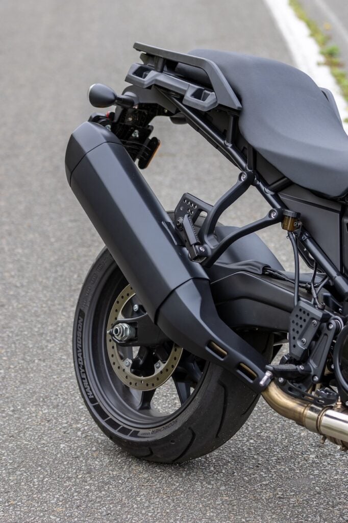 présentation de la pan america 1250 st 2025 le pari amibtieux d’harley face à l’armada européenne et japonaise pour concquérir les amateurs d’aventure routière 27