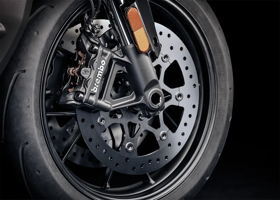 présentation de la pan america 1250 st 2025 le pari amibtieux d’harley face à l’armada européenne et japonaise pour concquérir les amateurs d’aventure routière 9