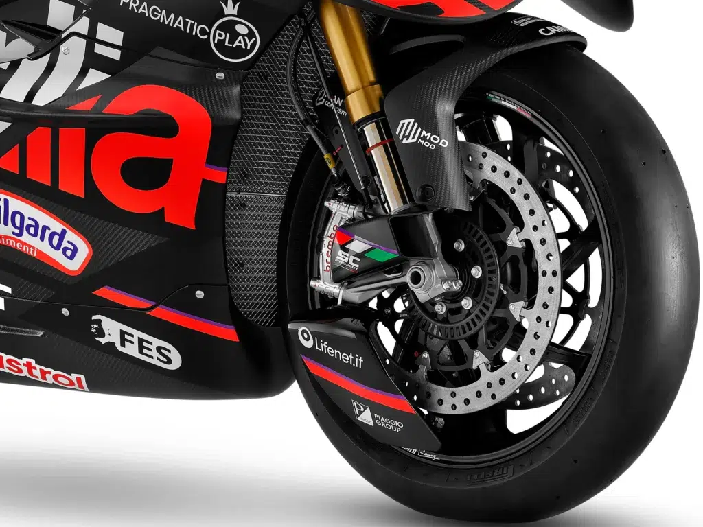 seulement 30 exemplaires dans le monde aprilia dévoile une moto motogp grand public mais seuls 30 privilégiés pourront l’acheter 7