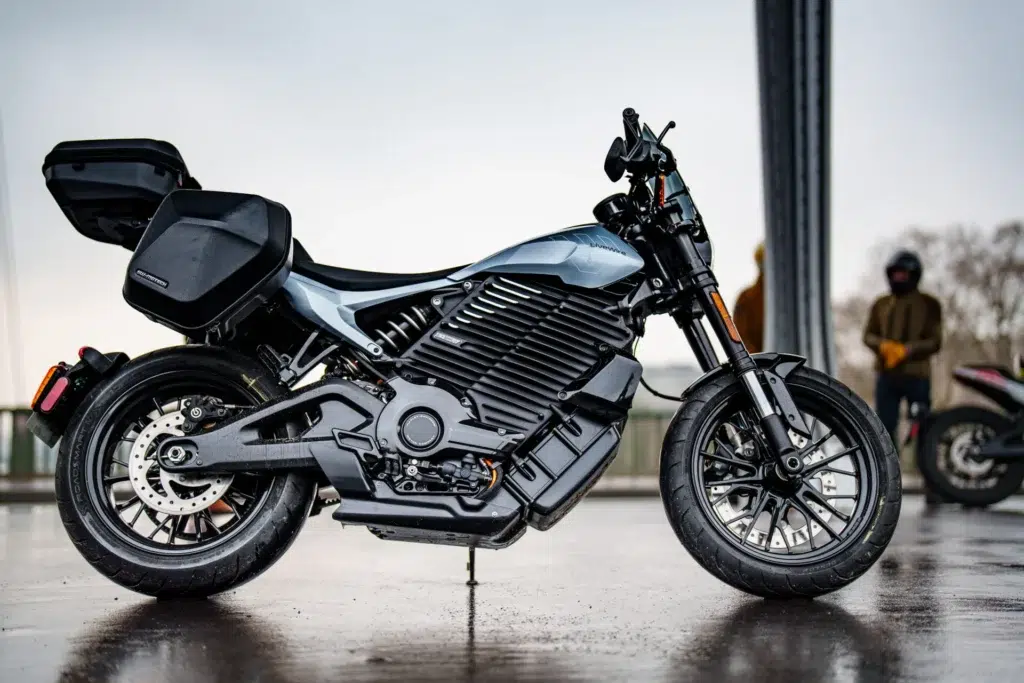 sous les 10 000 € harley davidson démocratise enfin la moto électrique 3