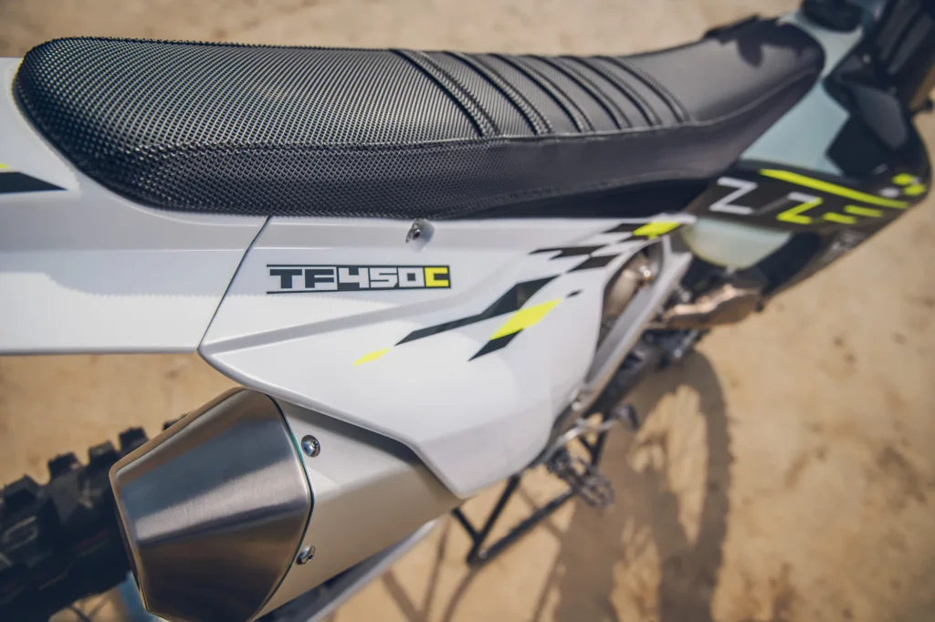 triumph tf 250 c et tf 450 c 2026 les nouvelles motos off road de cross country dévoilées 3