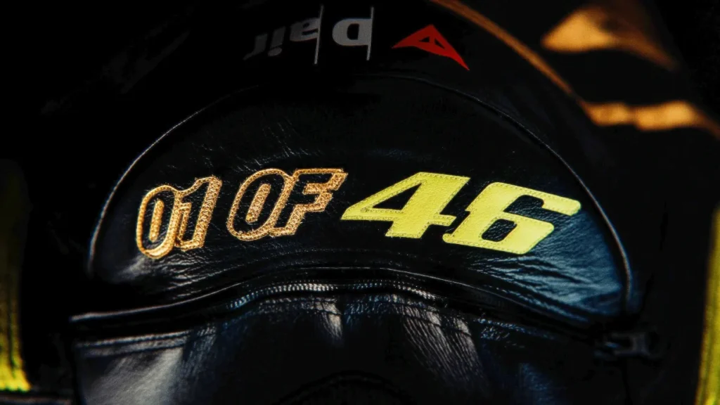 un équipement de légende de valentino rossi mis aux enchères au profit de l’unicef 15