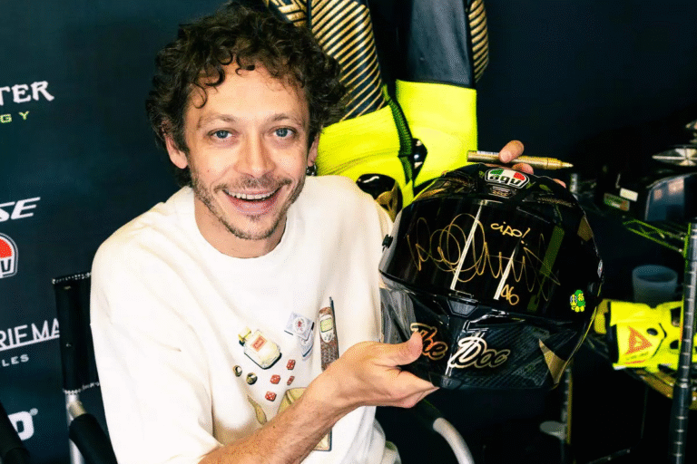 un équipement de légende de valentino rossi mis aux enchères au profit de l’unicef