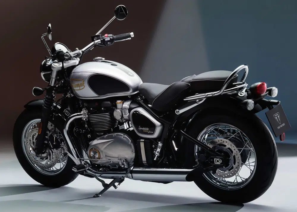 vous voulez roulez « old school » alors si vous avez 15 000 € sous la main la triumph speedmaster est faite pour vous avec son look rétro 15