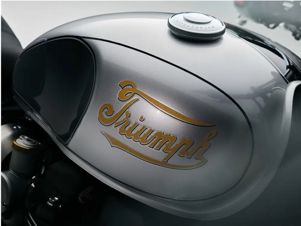 vous voulez roulez « old school » alors si vous avez 15 000 € sous la main la triumph speedmaster est faite pour vous avec son look rétro 5