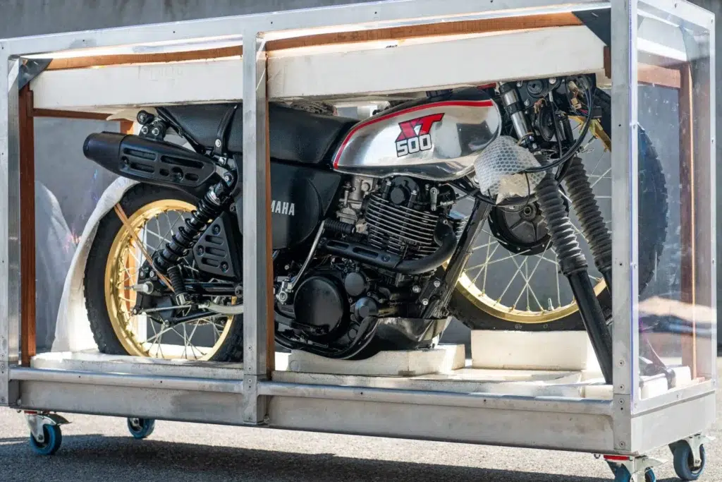 40 ans sans rouler, 84 000 € au marteau cette yamaha vintage fait tourner toutes les têtes 10