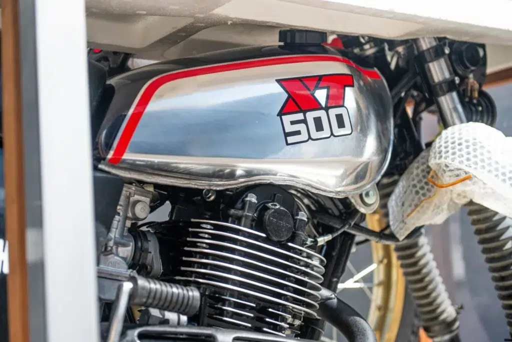 40 ans sans rouler, 84 000 € au marteau cette yamaha vintage fait tourner toutes les têtes 9