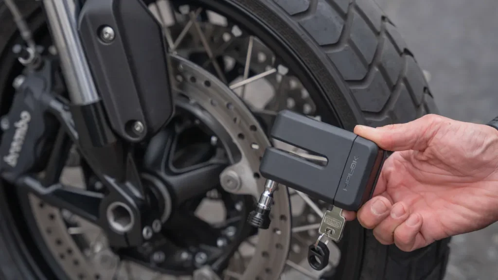 antivol moto ce nouveau modèle résiste aux attaques les plus violentes, même à la meuleuse 3