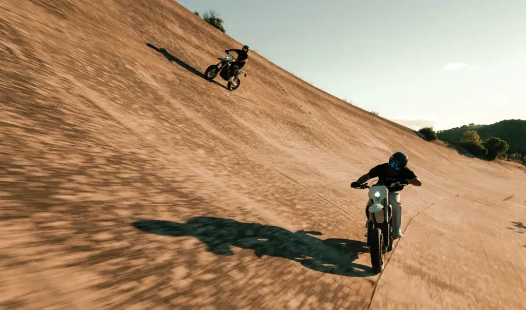 avec cette nouvelle arme électrique, stark veut enterrer ktm et husqvarna en supermotard 1