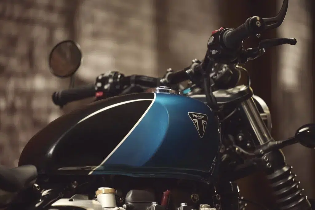 bonneville bobber 8