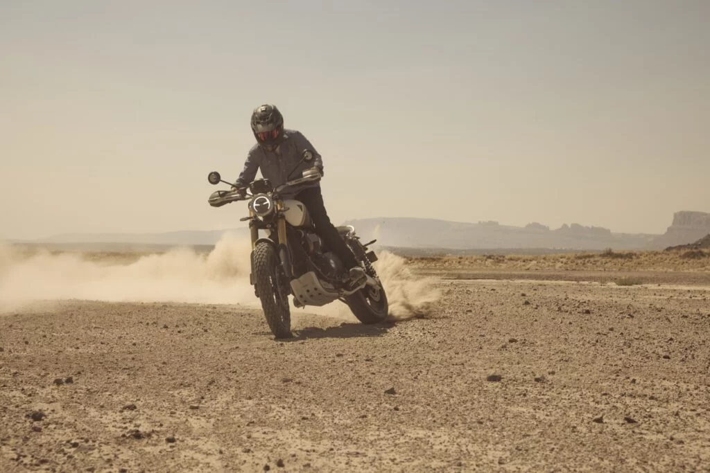 bonneville scrambler 1200 xe 9