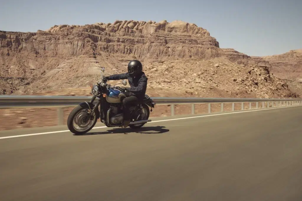 bonneville t120 et t120 black 7