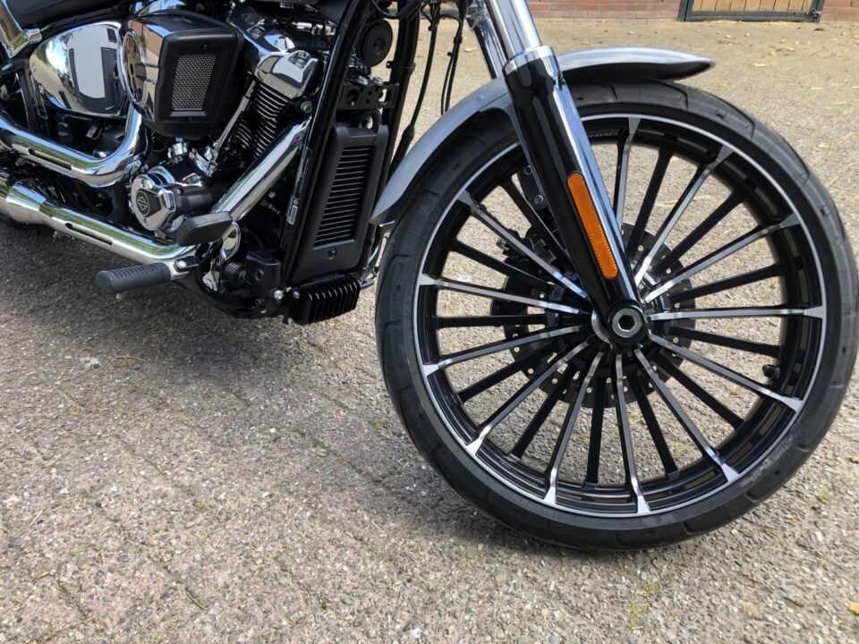 breakout 117 un chopper au style agressif et distinctif 2