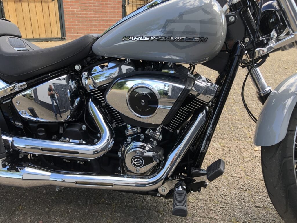 breakout 117 un chopper au style agressif et distinctif 5
