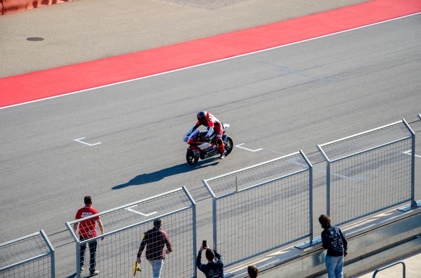 ce bijou électrique signé ducati et cette université italienne écrase 42 équipes internationales en espagne 2
