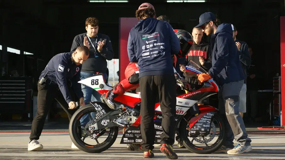 ce bijou électrique signé ducati et cette université italienne écrase 42 équipes internationales en espagne 4