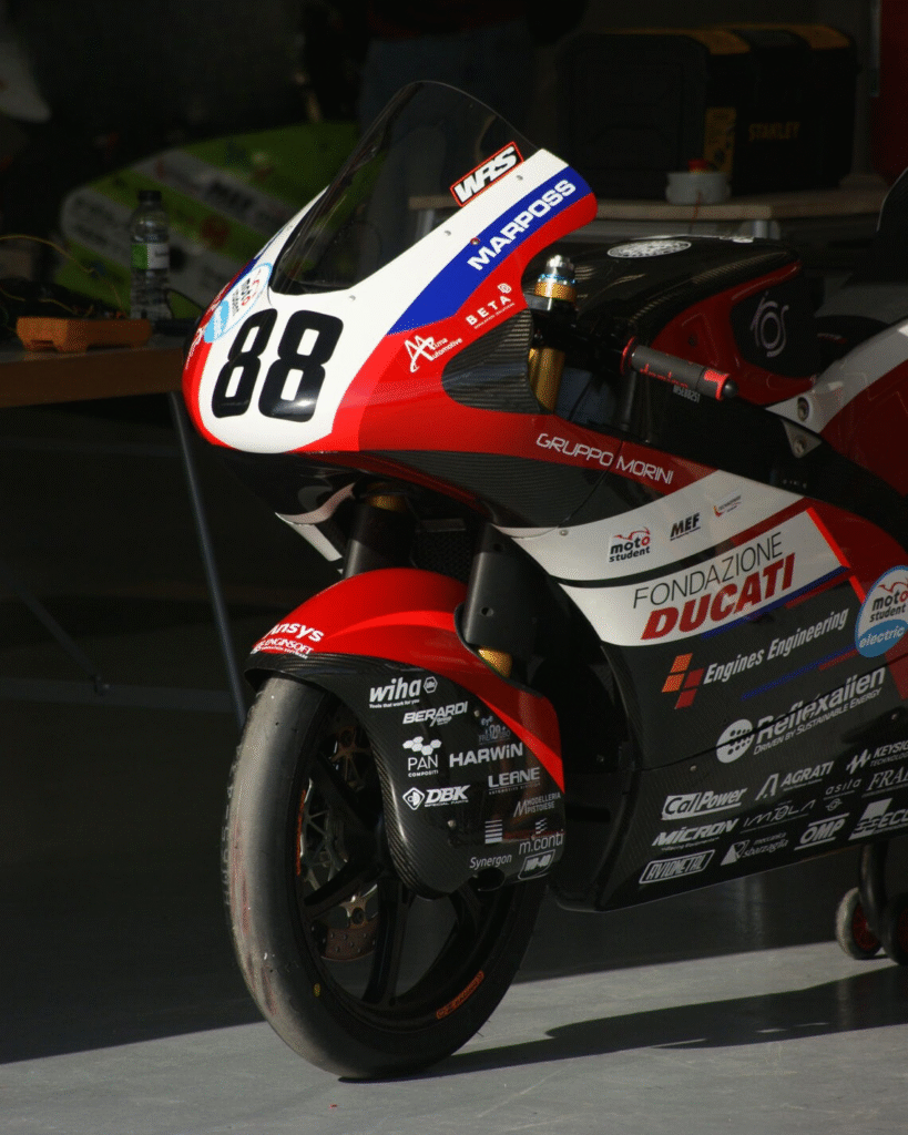 ce bijou électrique signé ducati et cette université italienne écrase 42 équipes internationales en espagne 9