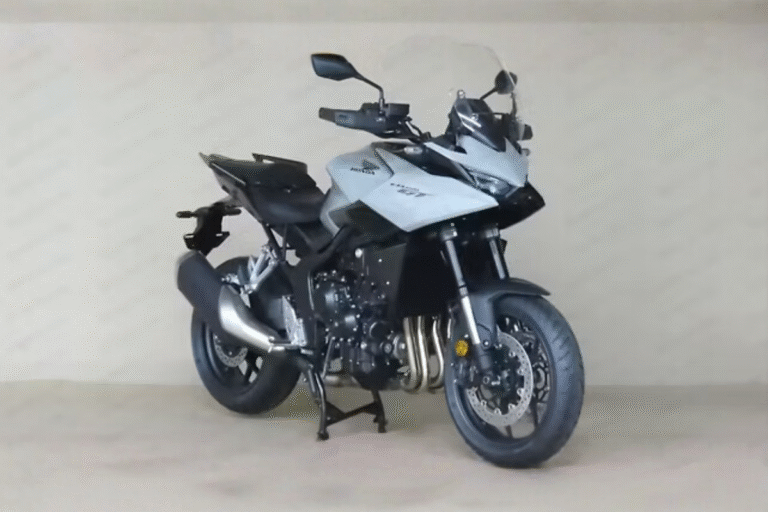 ce bijou signé honda arrive avec 150 chevaux et un confort xxl les routières européennes sont prévenues
