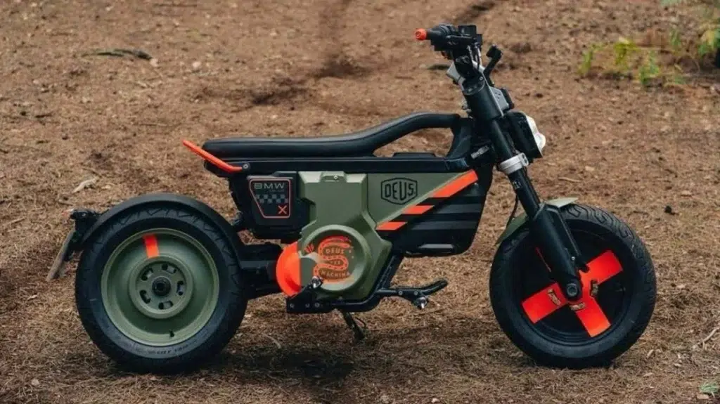 ce deux roues électrique est une claque visuelle deus et bmw inventent la moto de la plage du futur 3