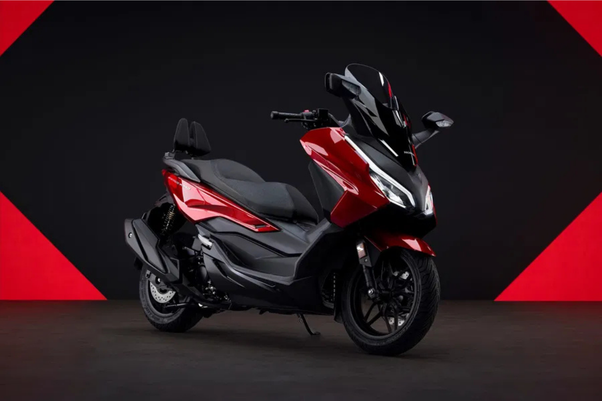 ce n’est pas qu’un changement de peinture honda équipe enfin ses forza 125350 du vrai look haut de gamme