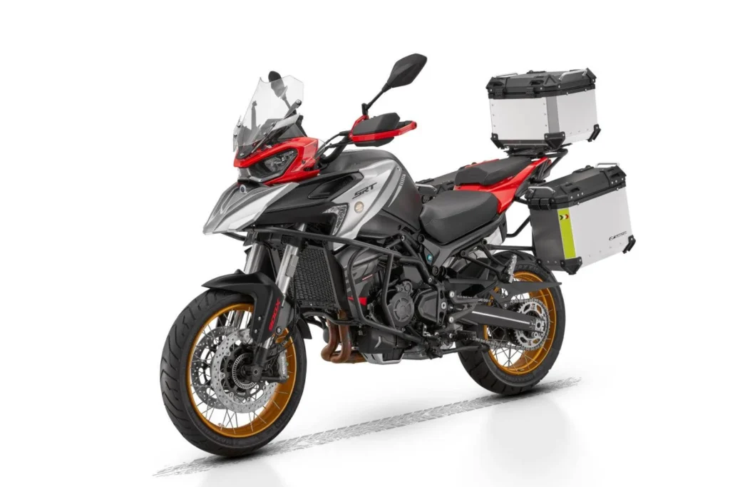 cette moto chinoise ressemble à une bmw gs mais coûte presque deux fois moins cher, un trail de 900 cm³ prêt à bouleverser le marché 8