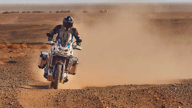 cette moto honda domine discrètement le segment adventure haut de gamme grâce à une fiabilité imbattable 7