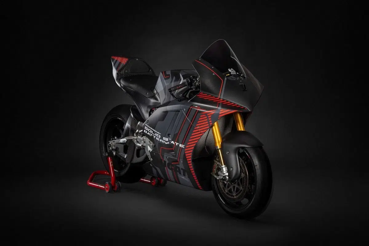 derrière ce carénage, ducati cache peut être l’avenir de la moto électrique sportive hautes performances 3