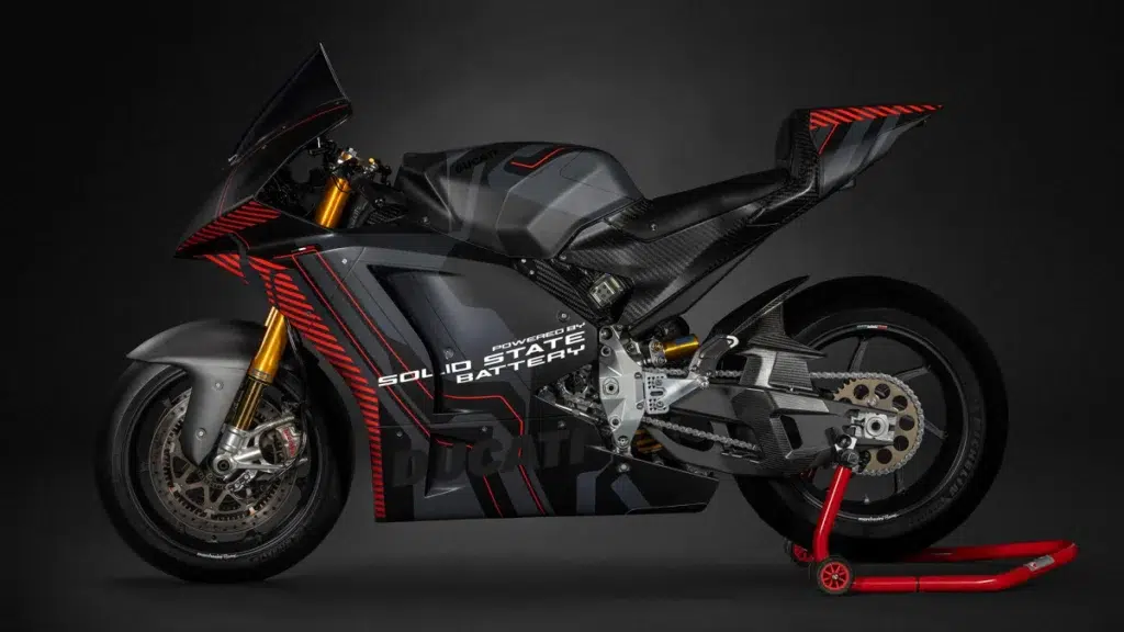 derrière ce carénage, ducati cache peut être l’avenir de la moto électrique sportive hautes performances 5