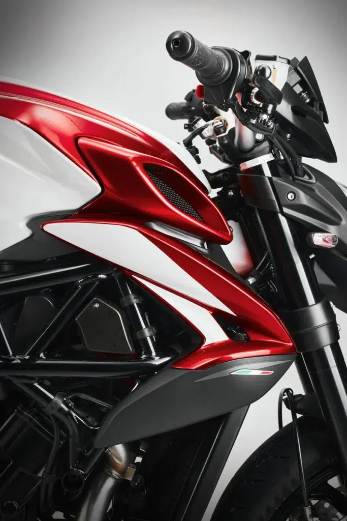 design de la mv agusta brutale 800 6