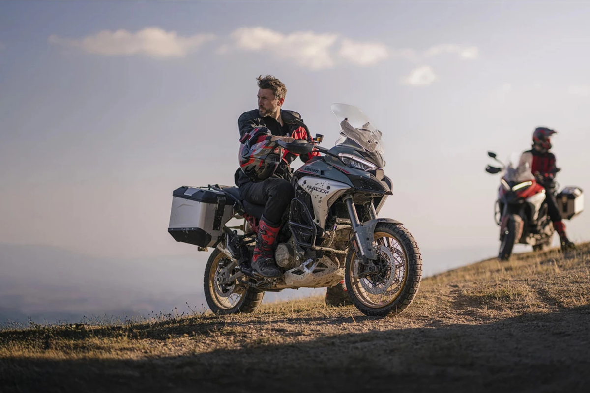ducati sort les crocs la nouvelle multistrada v4 rally 2026 affole déjà les globe trotteurs