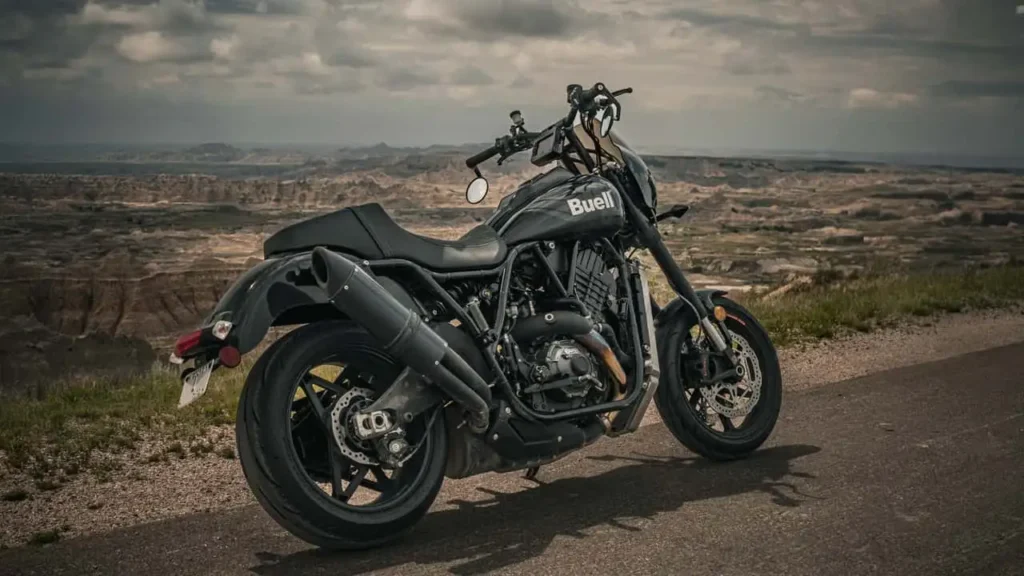 elle va faire trembler harley la marque buell relance la guerre des power cruisers avec une machine musclée et radicale 1