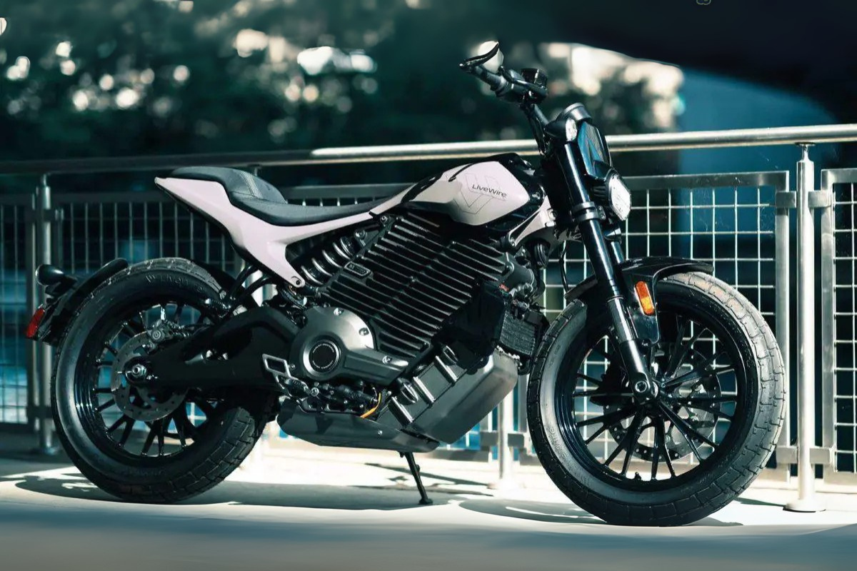 harley davidson pourrait renier son adn thermique pour séduire une nouvelle génération avec cette mystérieuse moto électrique repérée dans leur dépôts officiels