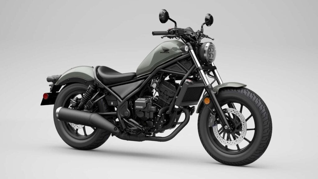 honda équipe la rebel 300 du nouveau système e clutch et rend la conduite encore plus facile pour les débutants 7