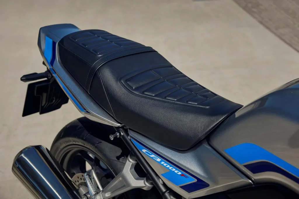 honda relance la légende des cb avec la nouvelle cb1000f 2026 et un design inspiré des icônes des années 80 17