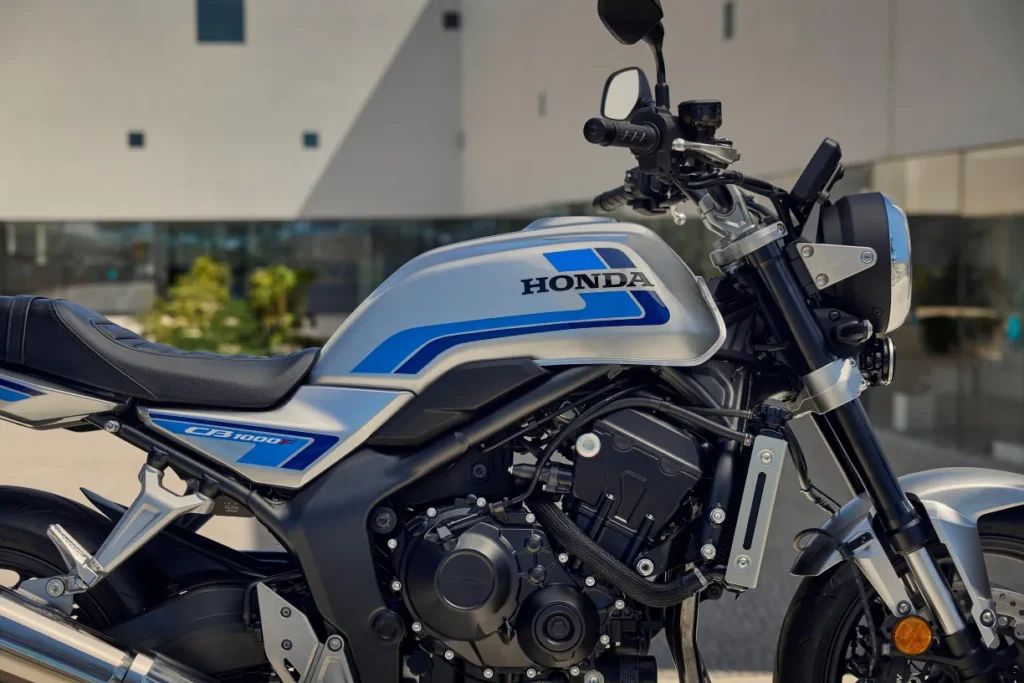 honda relance la légende des cb avec la nouvelle cb1000f 2026 et un design inspiré des icônes des années 80 19