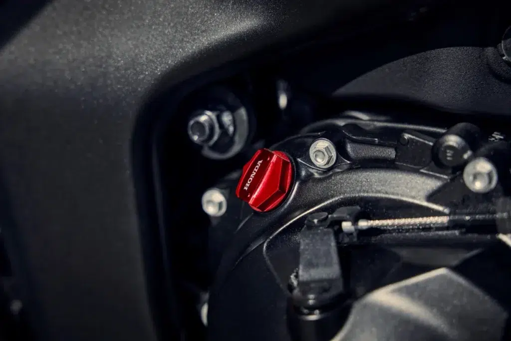 honda relance la légende des cb avec la nouvelle cb1000f 2026 et un design inspiré des icônes des années 80 25