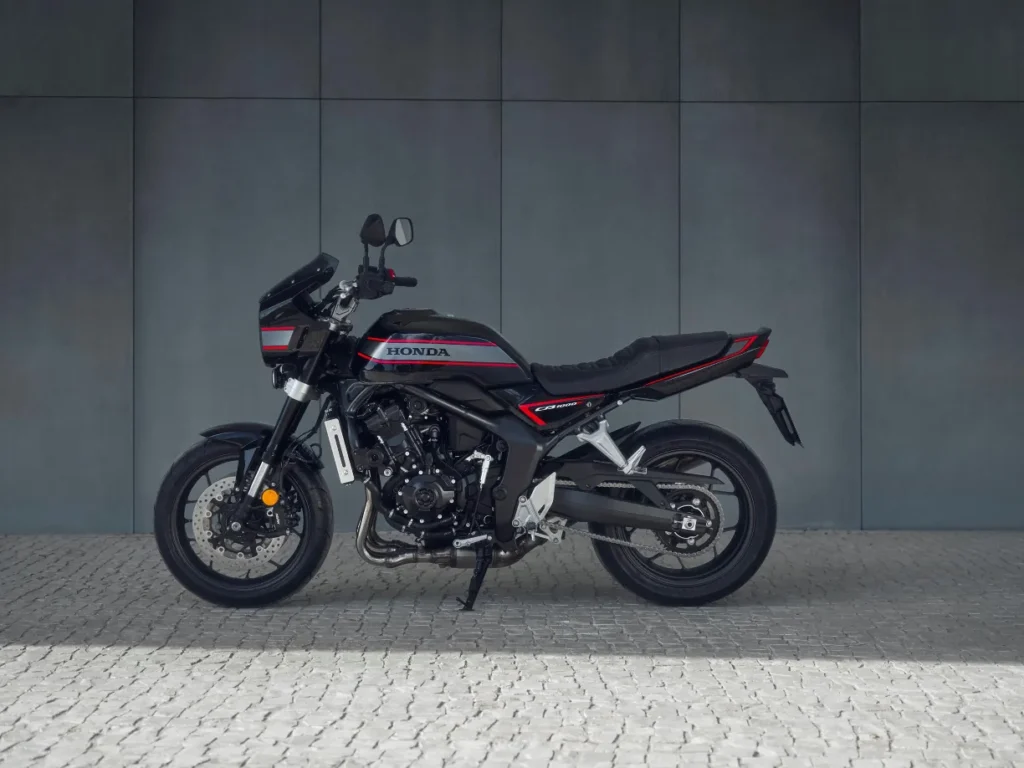 honda relance la légende des cb avec la nouvelle cb1000f 2026 et un design inspiré des icônes des années 80 3
