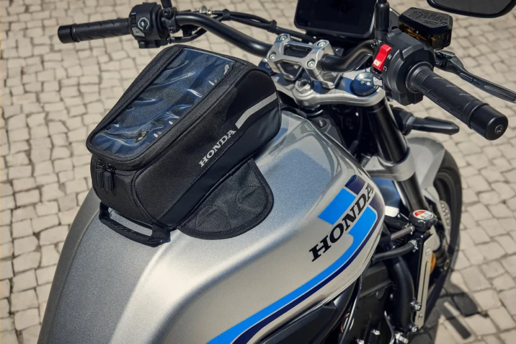 honda relance la légende des cb avec la nouvelle cb1000f 2026 et un design inspiré des icônes des années 80 33