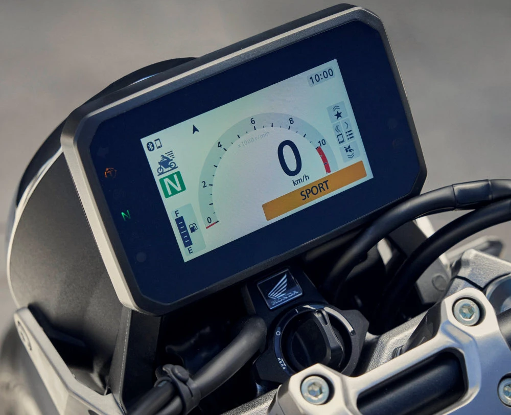 honda relance la légende des cb avec la nouvelle cb1000f 2026 et un design inspiré des icônes des années 80 50