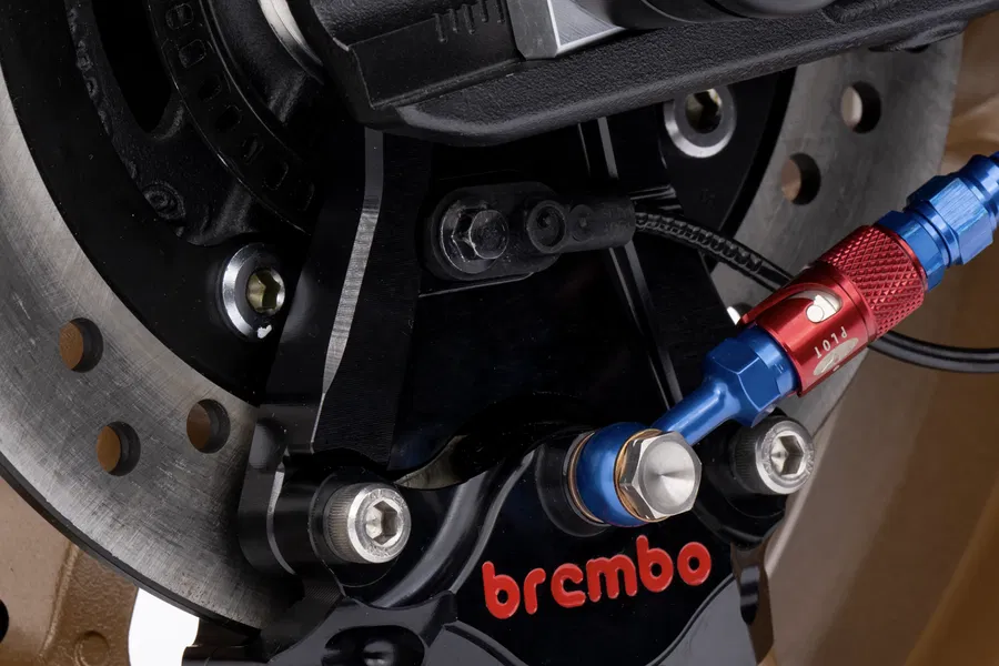 honda ressuscite un mythe cette cb1000f bol d’or fait vibrer les fans de la 750f 11