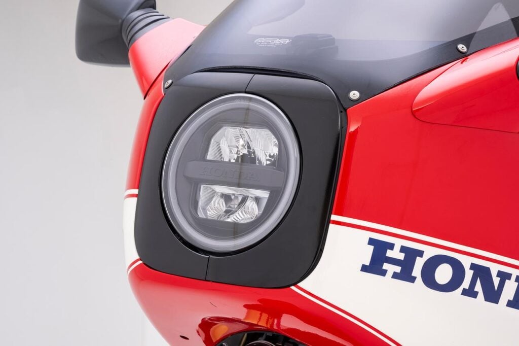 honda ressuscite un mythe cette cb1000f bol d’or fait vibrer les fans de la 750f 13